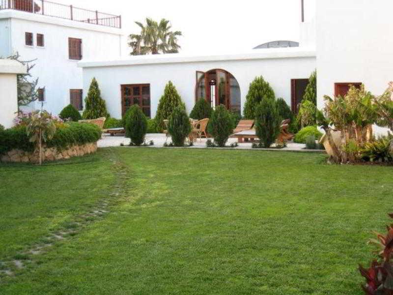 Onar Village Kyrenia  Exteriör bild